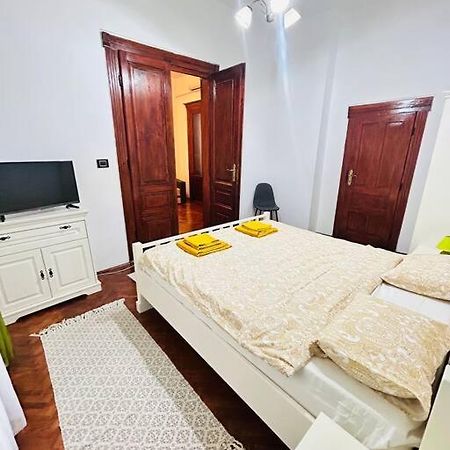 Hidden Gem In The Old Town Apartment Timisoara Exterior photo
